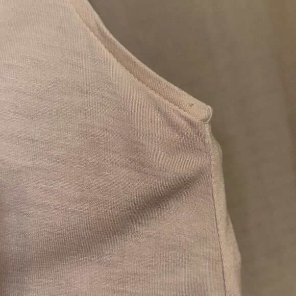 ON L Ivory Red Burgundy Navy Embroidered Sleeveless Scoop High Low Tank Top - Picture 10 of 11